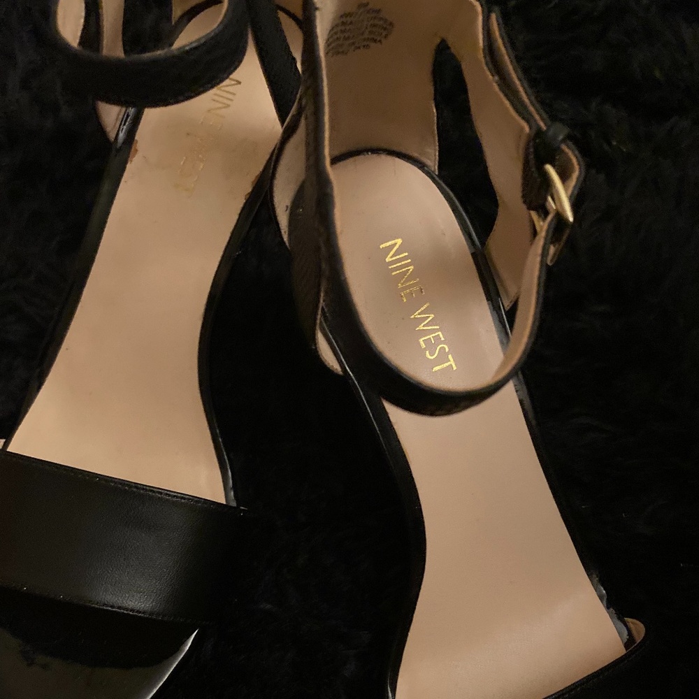 Nine West Black Shoes Size: 8